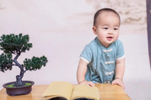 资阳六个月宝宝摇头正常吗